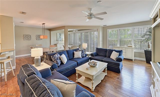 117 Barefoot CIR 18, Bonita Springs, FL 34134