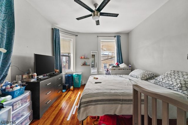 94 Center St, Clifton City, NJ 07011