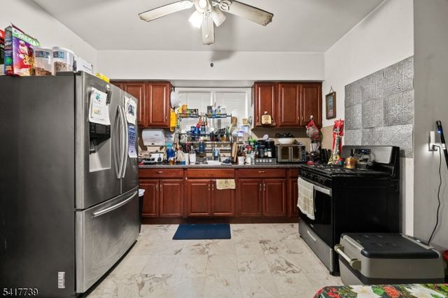 94 Center St, Clifton City, NJ 07011