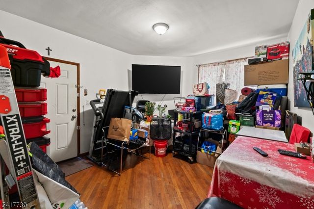 94 Center St, Clifton City, NJ 07011