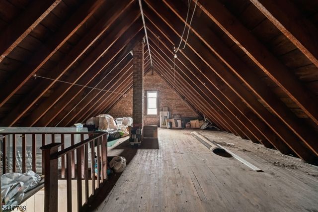 94 Center St, Clifton City, NJ 07011