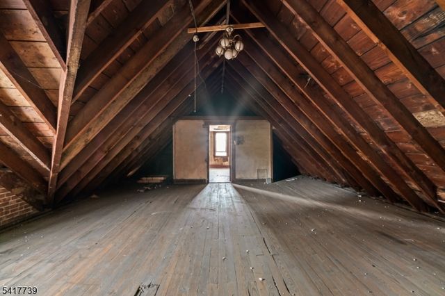 94 Center St, Clifton City, NJ 07011