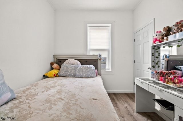 94 Center St, Clifton City, NJ 07011