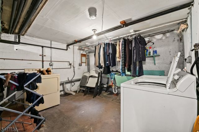 94 Center St, Clifton City, NJ 07011