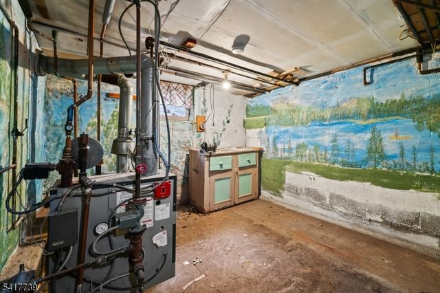 94 Center St, Clifton City, NJ 07011