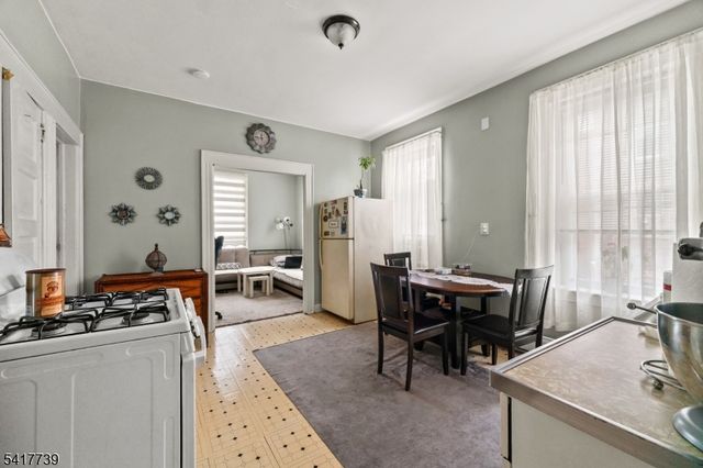 94 Center St, Clifton City, NJ 07011