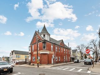 94 Center St, Clifton City, NJ 07011