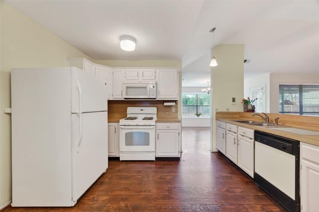 1906 Westbriar Court, Deer Park, TX 77536