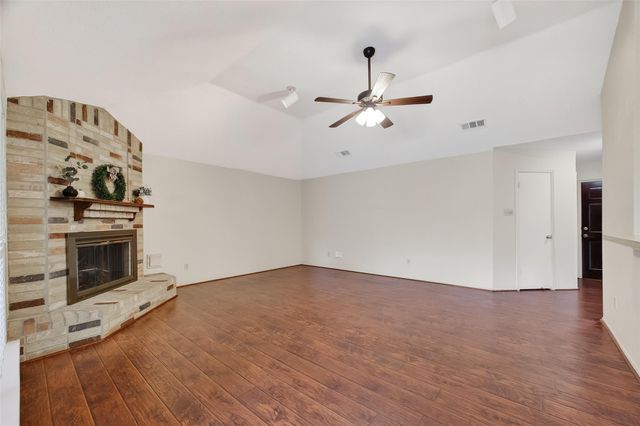 1906 Westbriar Court, Deer Park, TX 77536