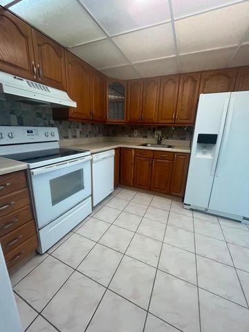 480 EXECUTIVE CENTER Drive 2F, West Palm Beach, FL 33401