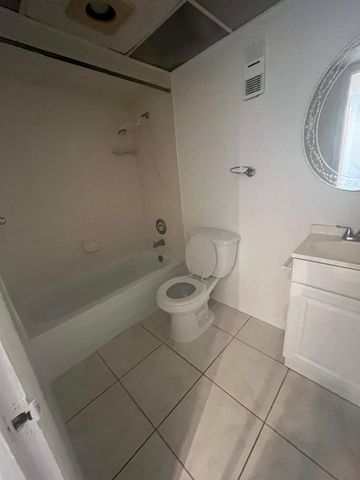 480 EXECUTIVE CENTER Drive 2F, West Palm Beach, FL 33401