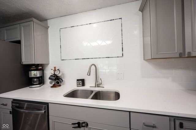 5595 S Cladwell Drive, Pendleton, IN 46064