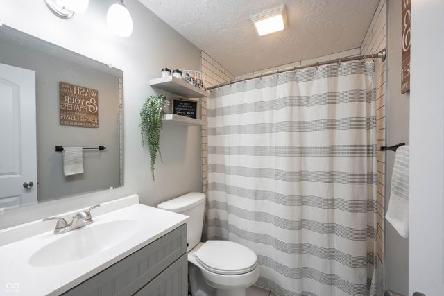 5595 S Cladwell Drive, Pendleton, IN 46064