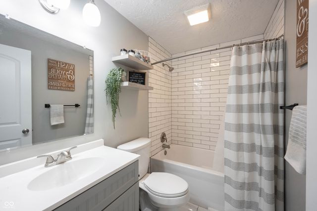 5595 S Cladwell Drive, Pendleton, IN 46064