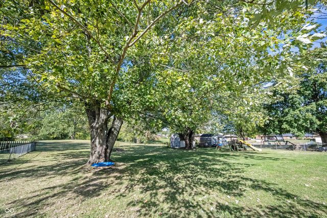 5595 S Cladwell Drive, Pendleton, IN 46064
