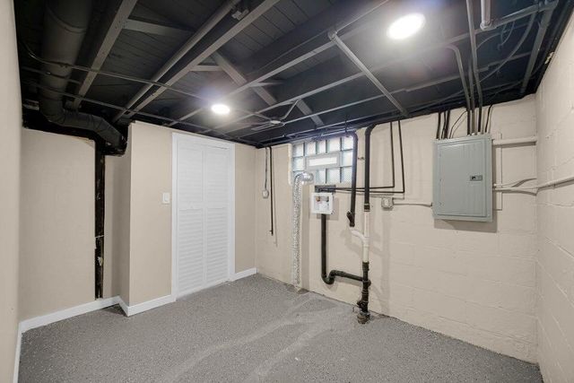 2728 162nd Street, Hammond, IN 46323