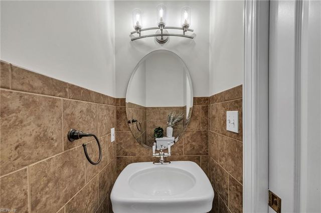 309 Sweetbay DR, Chesapeake, VA 23322