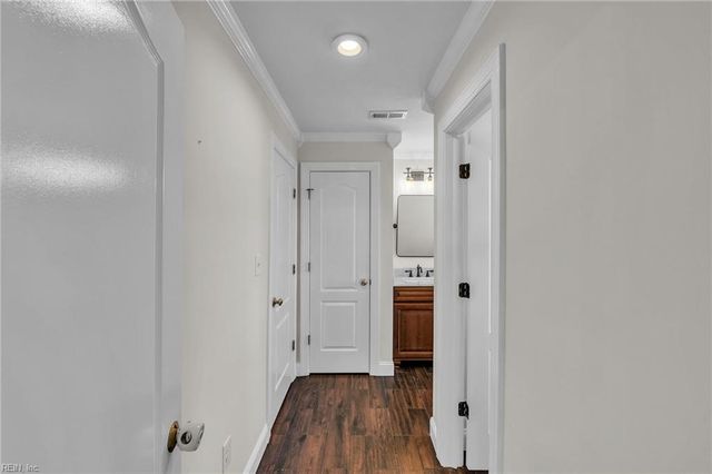 309 Sweetbay DR, Chesapeake, VA 23322