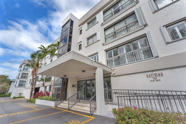 255 Galen Dr 2M, Key Biscayne, FL 33149