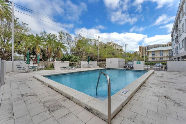 255 Galen Dr 2M, Key Biscayne, FL 33149