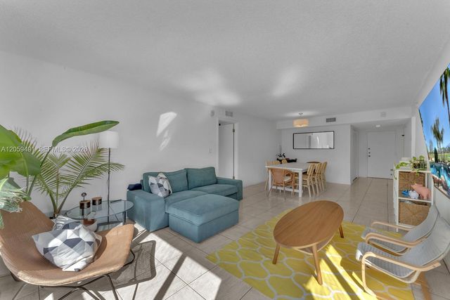 255 Galen Dr 2M, Key Biscayne, FL 33149