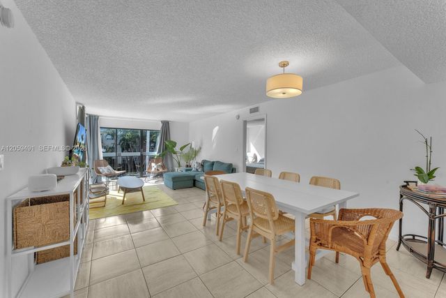 255 Galen Dr 2M, Key Biscayne, FL 33149