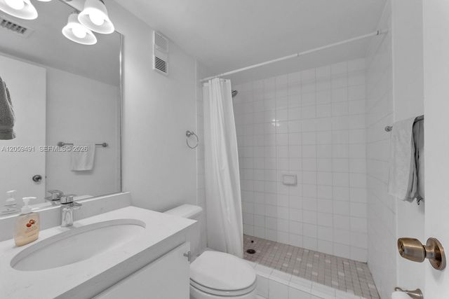 255 Galen Dr 2M, Key Biscayne, FL 33149