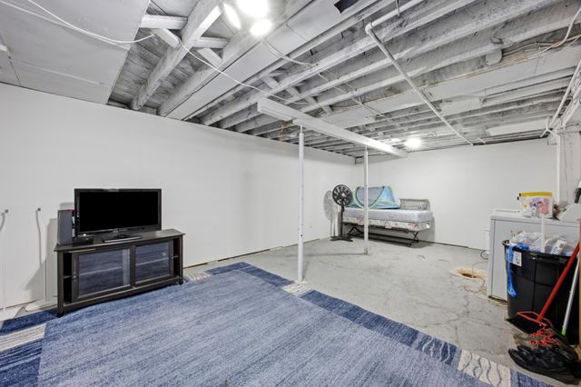 1017 14th Street S, Fargo, ND 58103