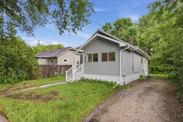 1017 14th Street S, Fargo, ND 58103