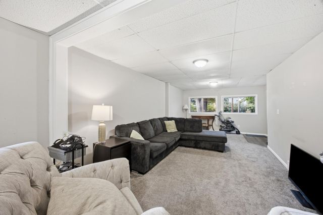 1017 14th Street S, Fargo, ND 58103
