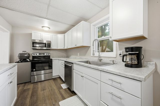 1017 14th Street S, Fargo, ND 58103
