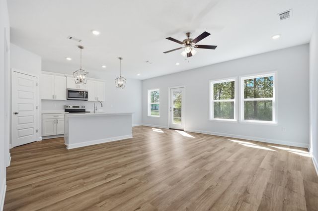 6138 Clover Street, Crestview, FL 32539