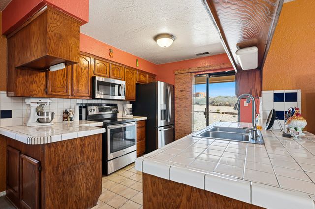 3 Stella Court, Belen, NM 87002
