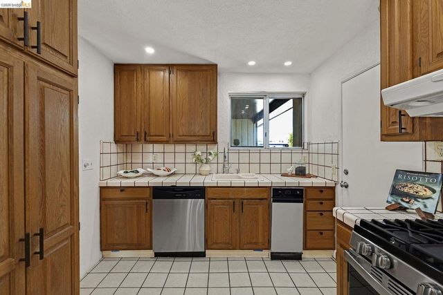 16164 Via Walter, San Lorenzo, CA 94580
