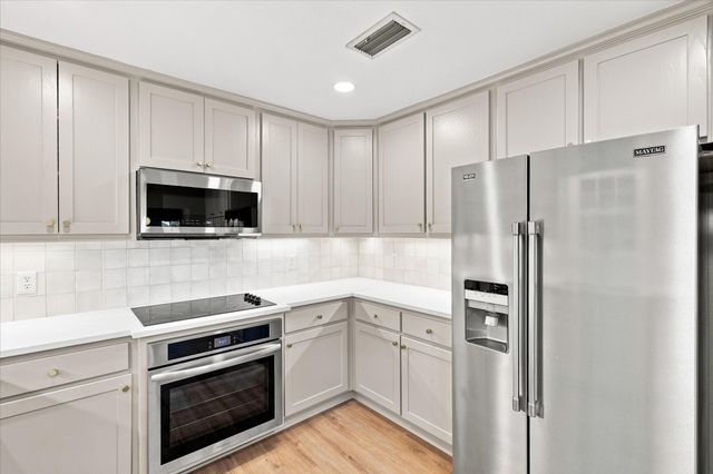 218 Creekside Lane, Coppell, TX 75019