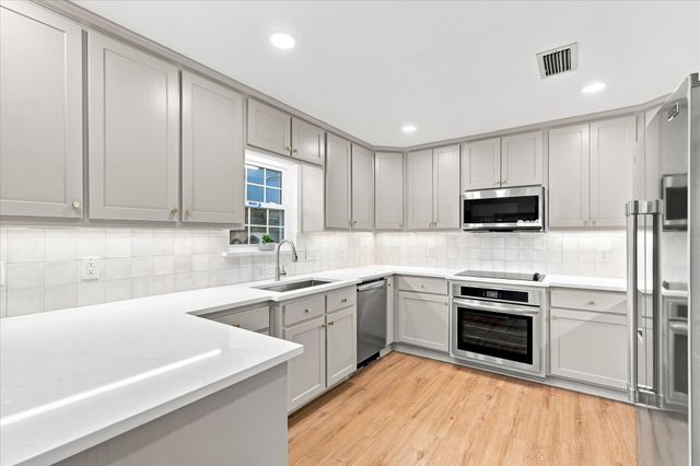 218 Creekside Lane, Coppell, TX 75019
