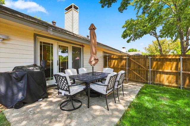218 Creekside Lane, Coppell, TX 75019