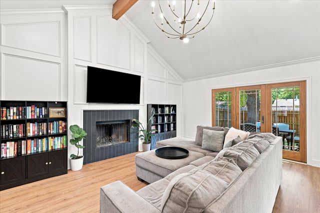 218 Creekside Lane, Coppell, TX 75019