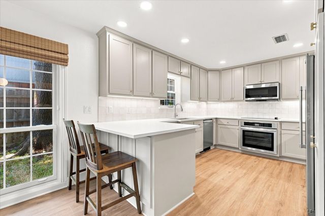 218 Creekside Lane, Coppell, TX 75019