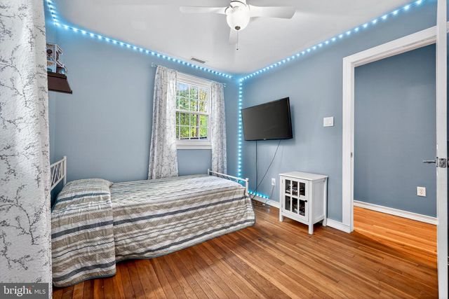 2222 OAK TER, Lansdale, PA 19446