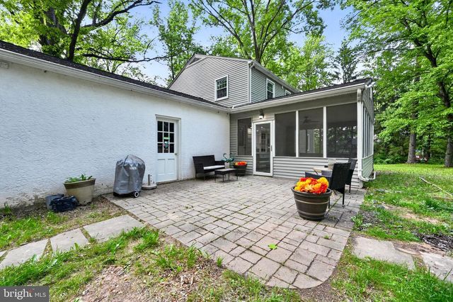 2222 OAK TER, Lansdale, PA 19446