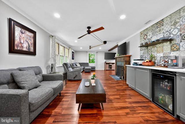 2222 OAK TER, Lansdale, PA 19446