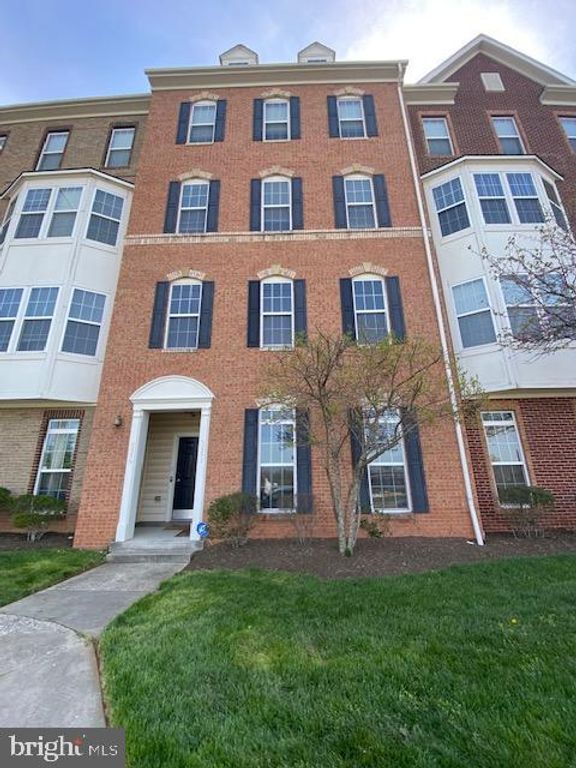 9461 STONEWALL RD, Manassas, VA 20110