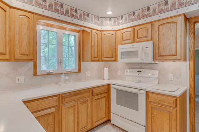 306 CHARLES ST, Southampton, PA 18966