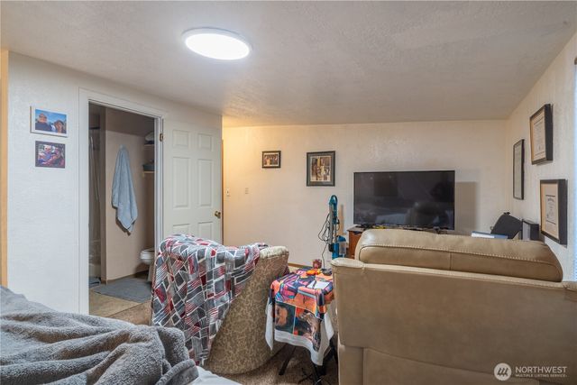 212 E 6th Avenue, Warden, WA 98857