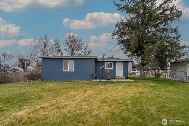 212 E 6th Avenue, Warden, WA 98857