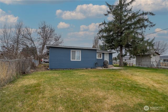 212 E 6th Avenue, Warden, WA 98857