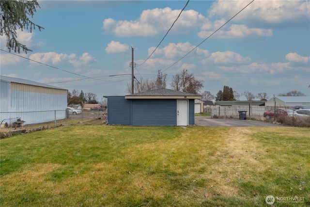 212 E 6th Avenue, Warden, WA 98857
