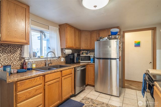 212 E 6th Avenue, Warden, WA 98857