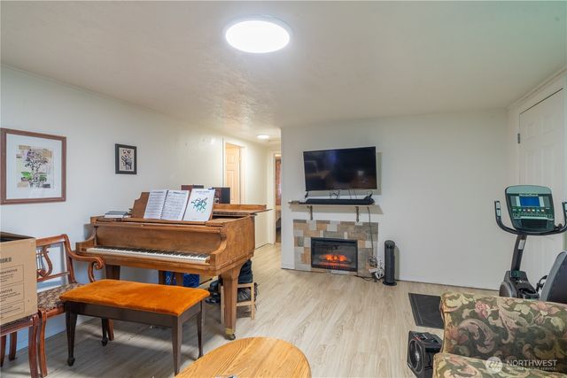 212 E 6th Avenue, Warden, WA 98857